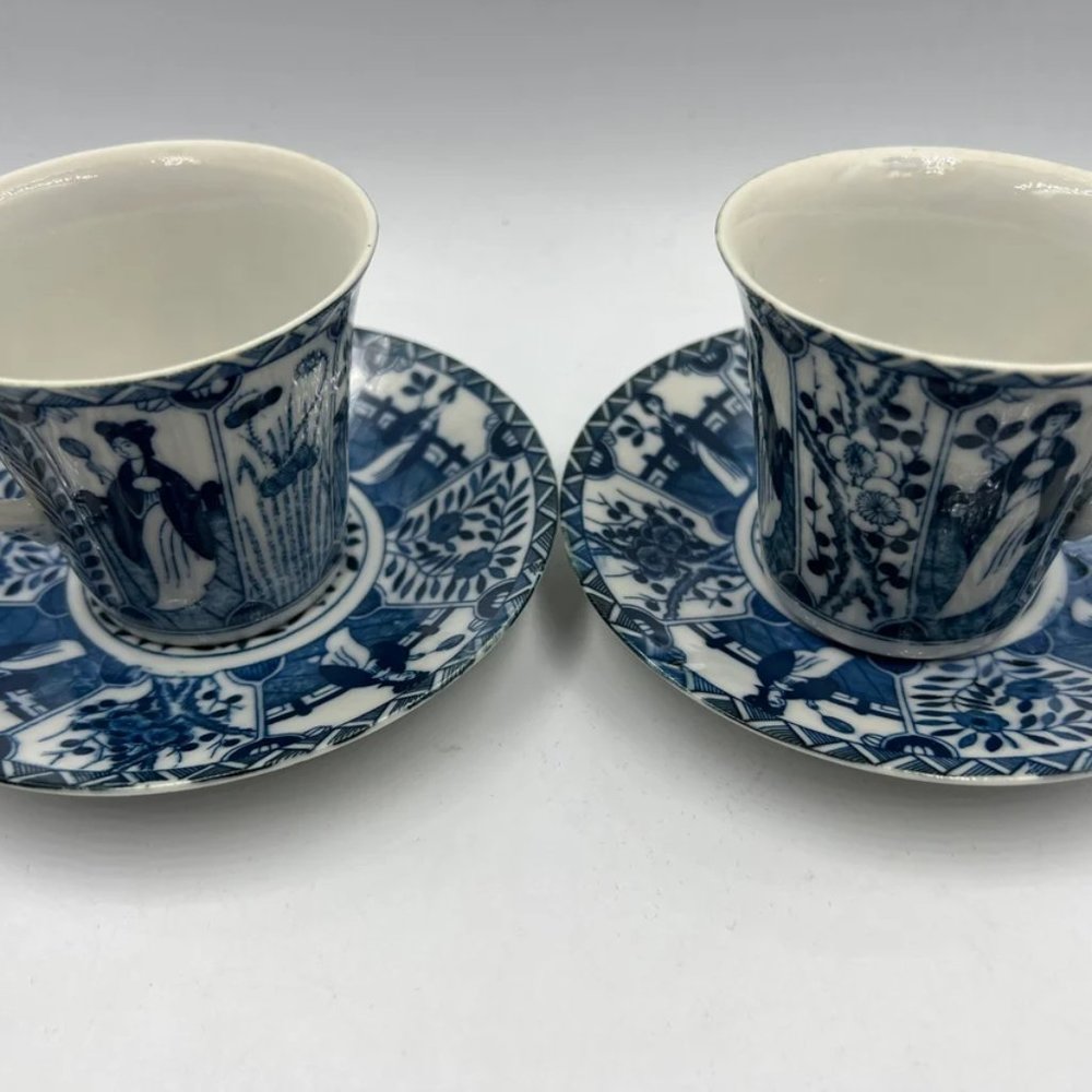 Pair of 19th Century Chinese export cups & saucers